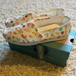 NWT TOMS 🐞 🌈🍀